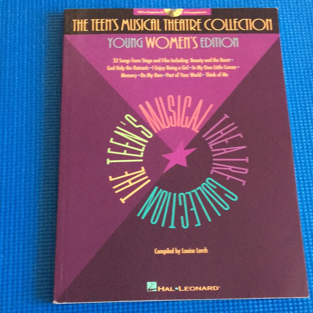 The teens musical theatre collection songbook young woman’s edition No CD